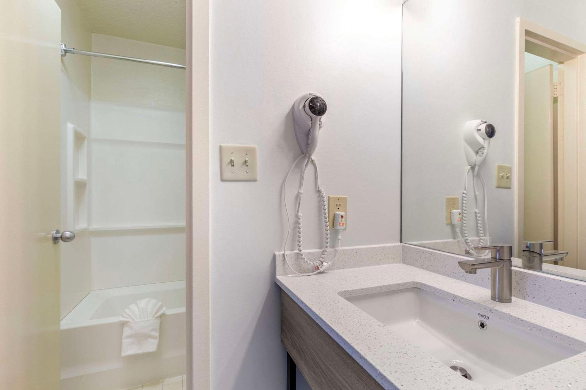 Suburban Studios Tysons Corner Bécs Kültér fotó