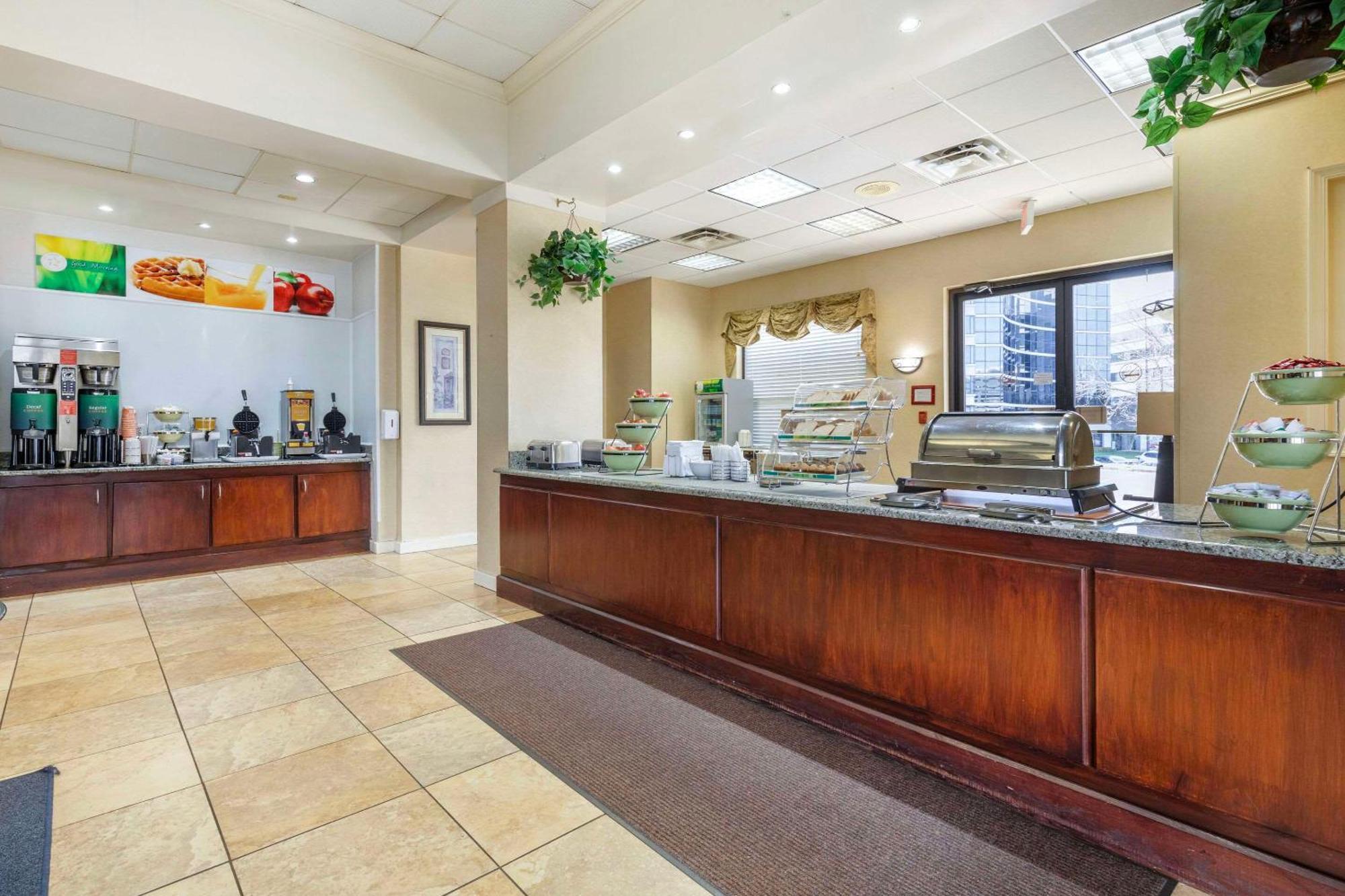 Suburban Studios Tysons Corner Bécs Kültér fotó